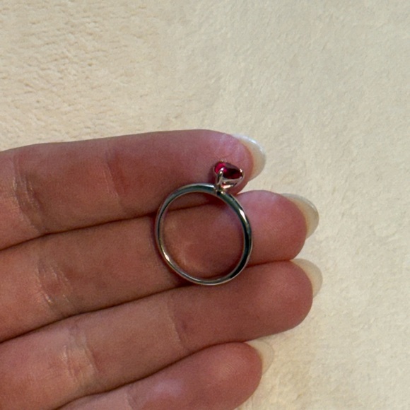 14k white gold Ruby Solitaire ring- heart cut natural ruby 
Ring size 5 1/4 - Picture 4 of 4